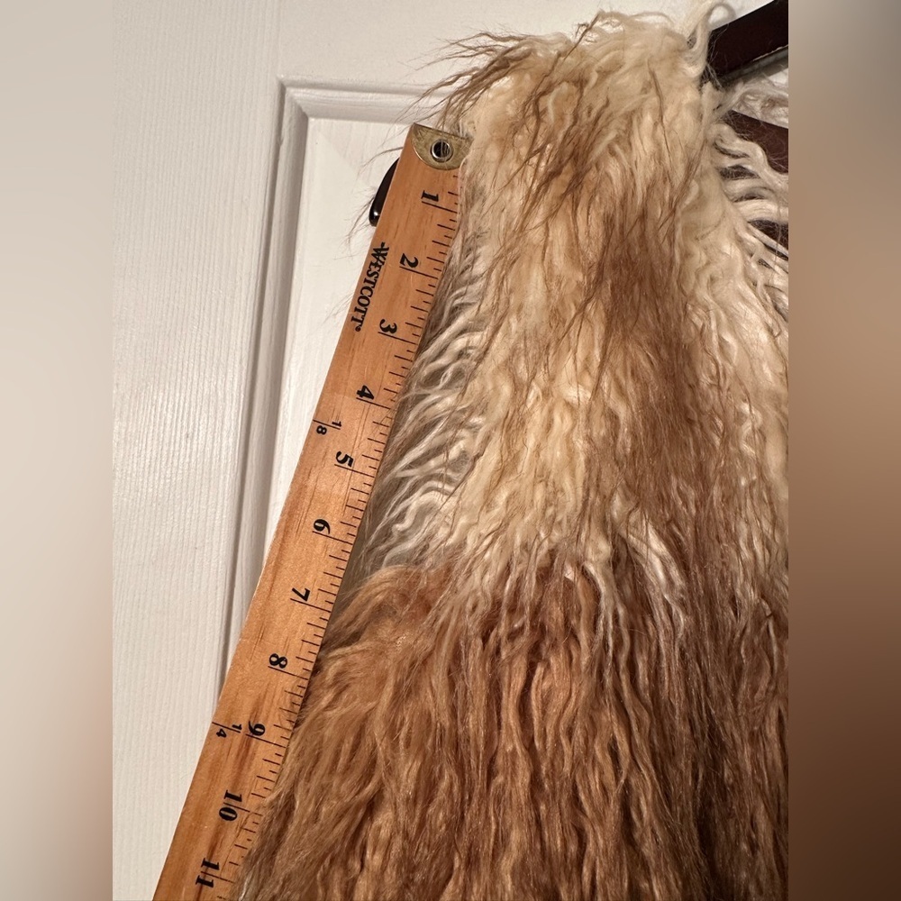 Ombré Shaggy Faux Fur Mob Wife Grunge Vest M Latte Gradient Boho Statement Layer - Picture 8 of 12